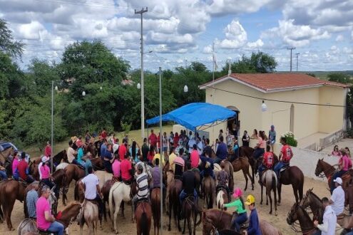 OURO BRANCO: 5ª Cavalgada de N.Sra. de Fátima reúne cavaleiros e amazonas do Seridó