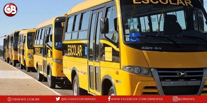 Fátima Bezerra faz entrega de ônibus escolar