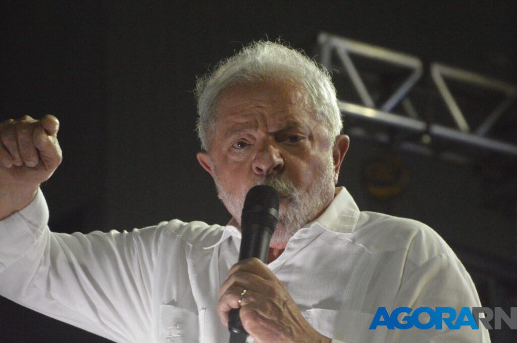 Lula diz que privatização da Eletrobras foi 'bandidagem' e será questionada