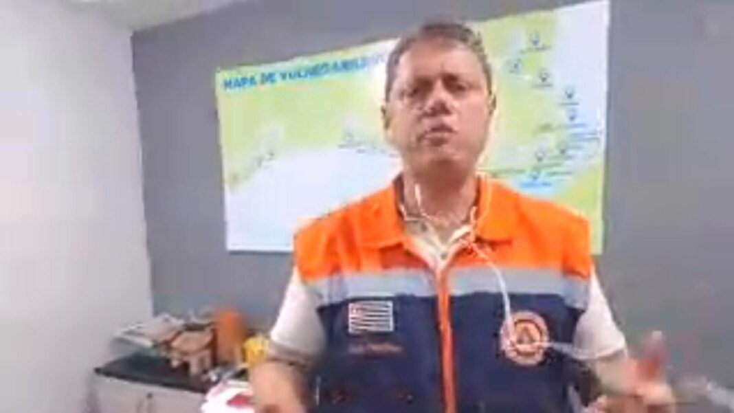 São Sebastião está “destruída”; vias começam a ser liberadas, diz Tarcísio à CNN
