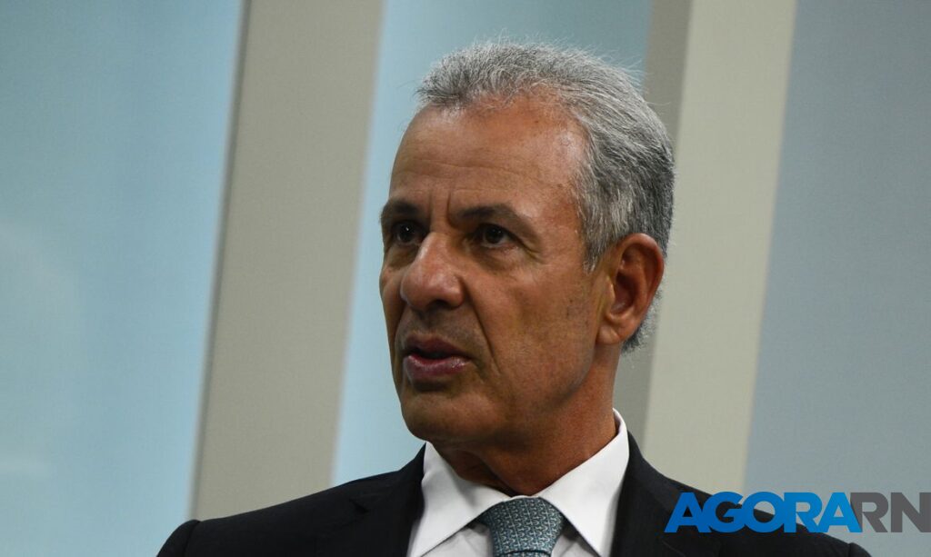 Polícia Federal adia depoimento do ex-ministro de Minas e Energia