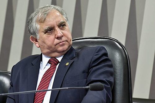 Senador propõe audiência pública para discutir volta do