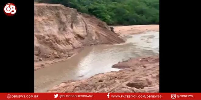 Barragem rompe após chuvas e dificulta acesso a serra do João do Vale