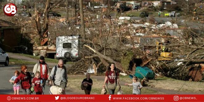 Tempestades e tornados deixam mortos e feridos nos EUA