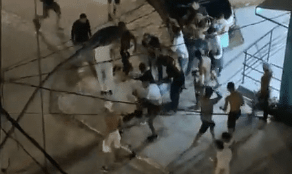 Vídeo mostra momento que torcedor é socorrido após se ferido na cabeça. Foto: Reprodução