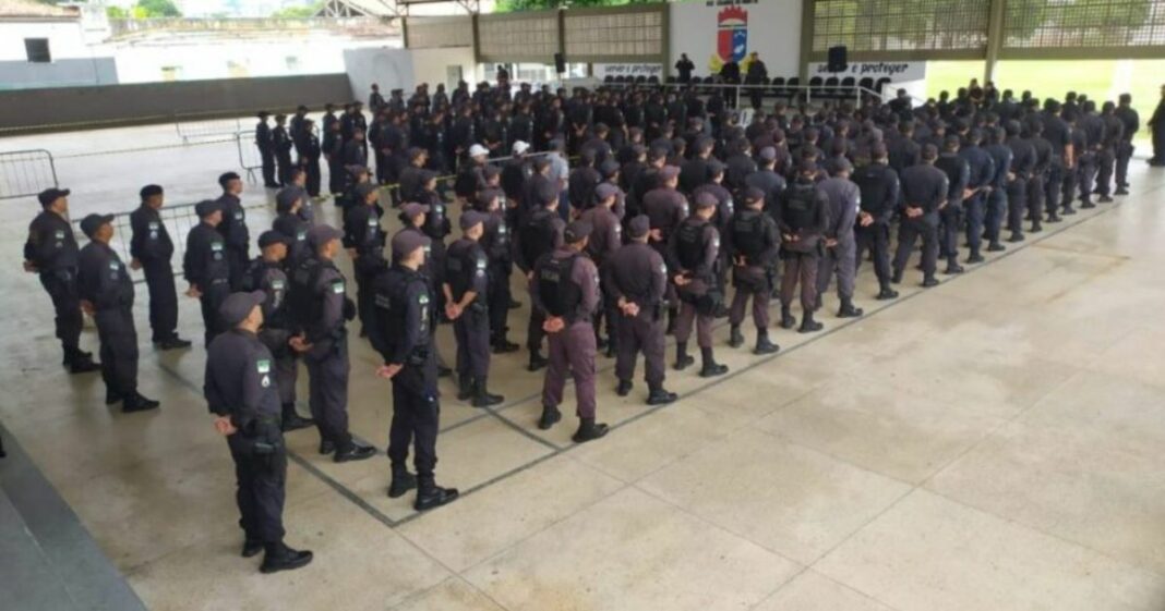 Os militares se concentraram no Centro Administrativo para demandar respostas do governo sobre a atualização da Lei de Promoção de Praças