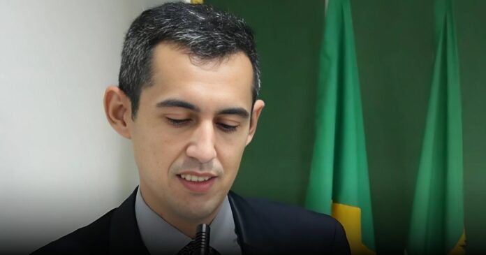 Trabalhadores da educação denunciam “farsa dos retroativos de 2023” do Prefeito Samuel Souto