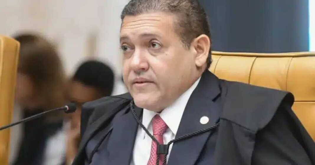 Nunes Marques vota contra habeas corpus para Bolsonaro