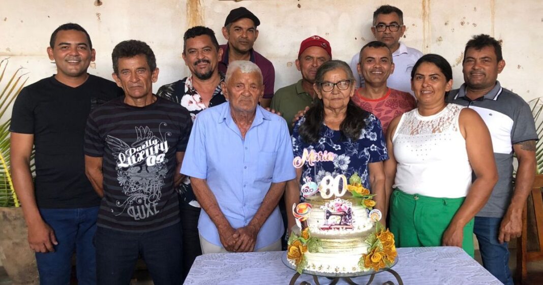 Família Moura celebra os 80 anos de sua Matriarca