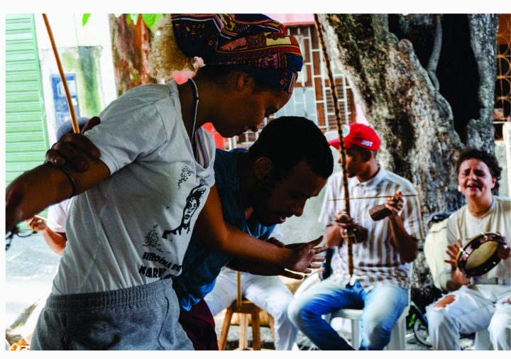 Encontro de Capoeira Angola leva cultura e tradição à Praia de Cotovelo