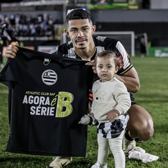 Esporte: Jogador camarense Denilson contribui para o Athletic de MG chegar à Série B do Brasileirão