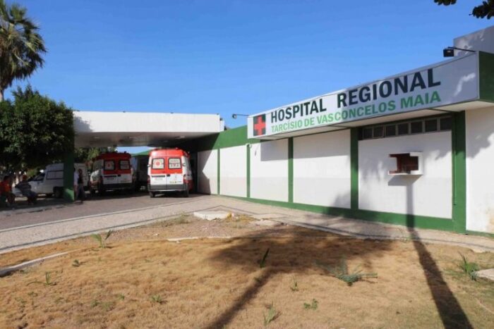 Médicos da UTI do Hospital Regional Tarcísio Maia, em Mossoró, paralisam atendimentos a partir desta terça-feira (26)