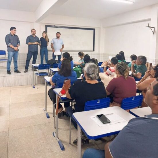 Touros: Encontro de gestores da rede municipal de ensino discute calendário escolar, piso salarial e outros temas 