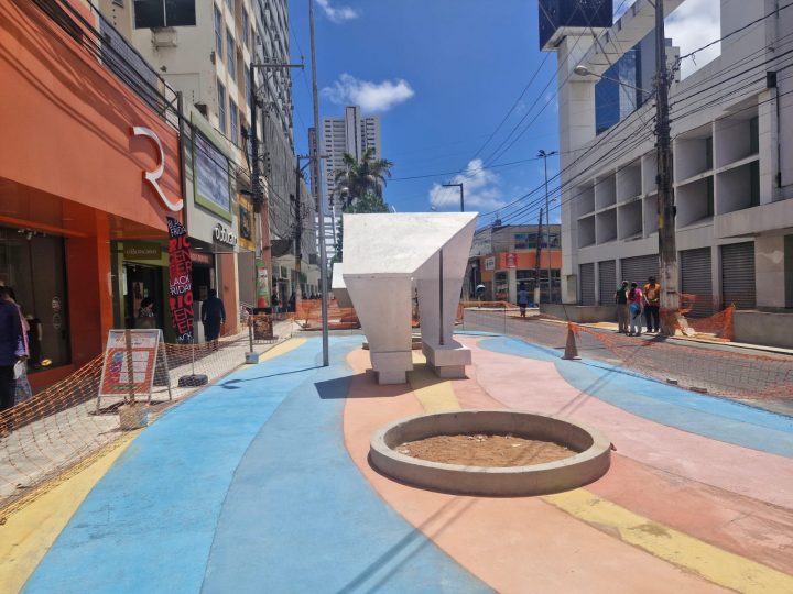 Álvaro Dias inaugura obras inacabadas em final de gestão