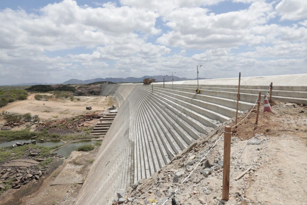 Barragem de Oiticica tem obras físicas finalizadas