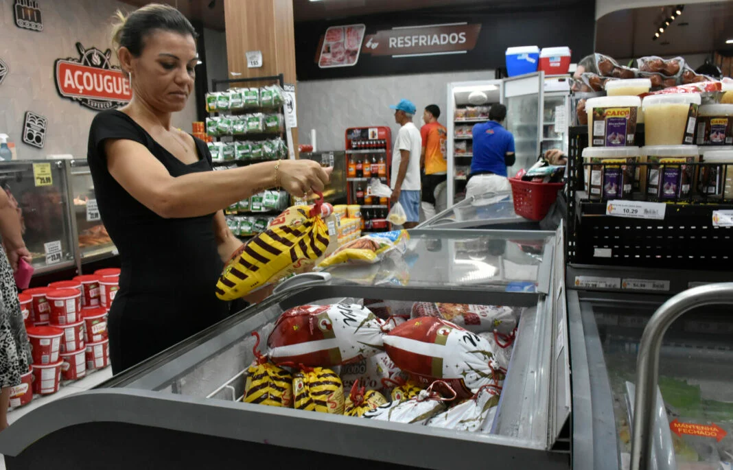 CEIA DE NATAL PODE FICAR ATÉ 12% MAIS CARA, PROJETA ABRAS  