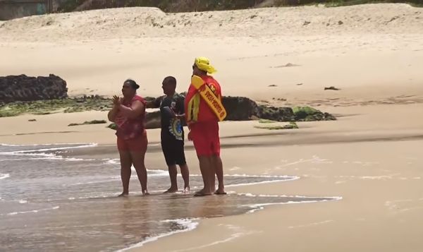 Jovem desaparece após se afogar em Areia Preta em Natal