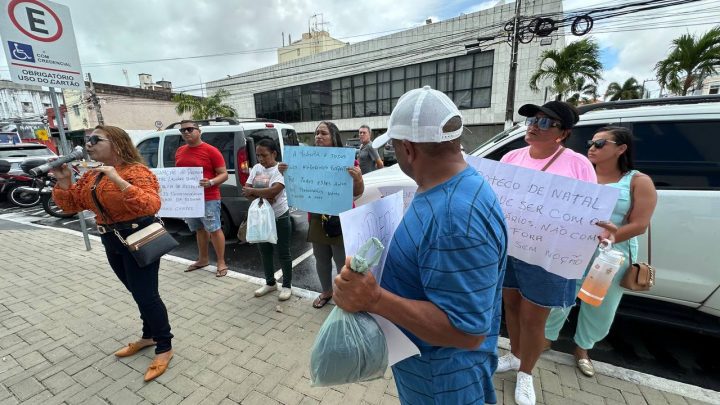 Permissionários protestam após exclusão em festival no Mercado da Redinha