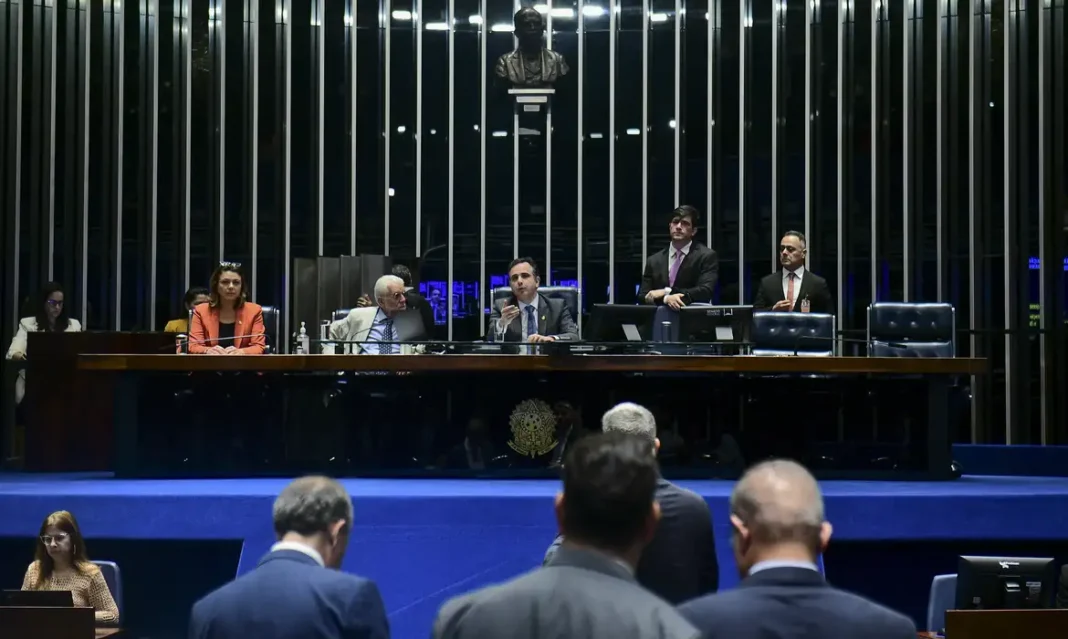 Senado aprova novos limites de gastos públicos em caso de déficit