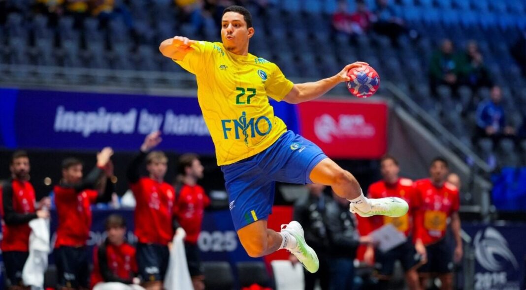 Brasil vence Espanha e pega Dinamarca no Mundial de handebol