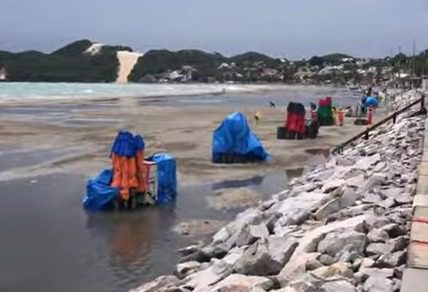 Chuvas da madrugada causam alagamento da área da engorda de Ponta Negra