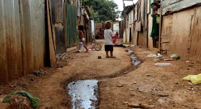 Unicef: Brasil reduz pobreza multidimensional entre crianças e adolescentes