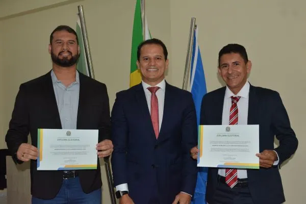 São Miguel do Gostoso: Prefeito Leo de Doquinha e vice-prefeito João Eudes são diplomados pela Justiça Eleitoral 